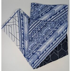 Athleta size‎ XL Crop Capri Athletic Leggings Blue Geometric 305922 Chaturanga